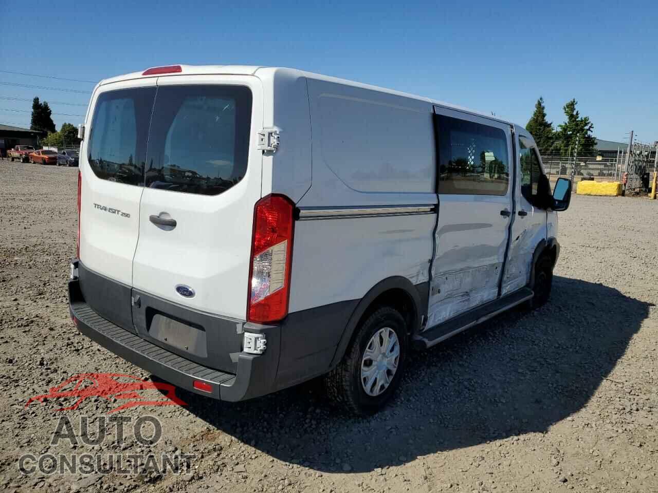 FORD TRANSIT 2017 - 1FTYR1YM4HKB10944