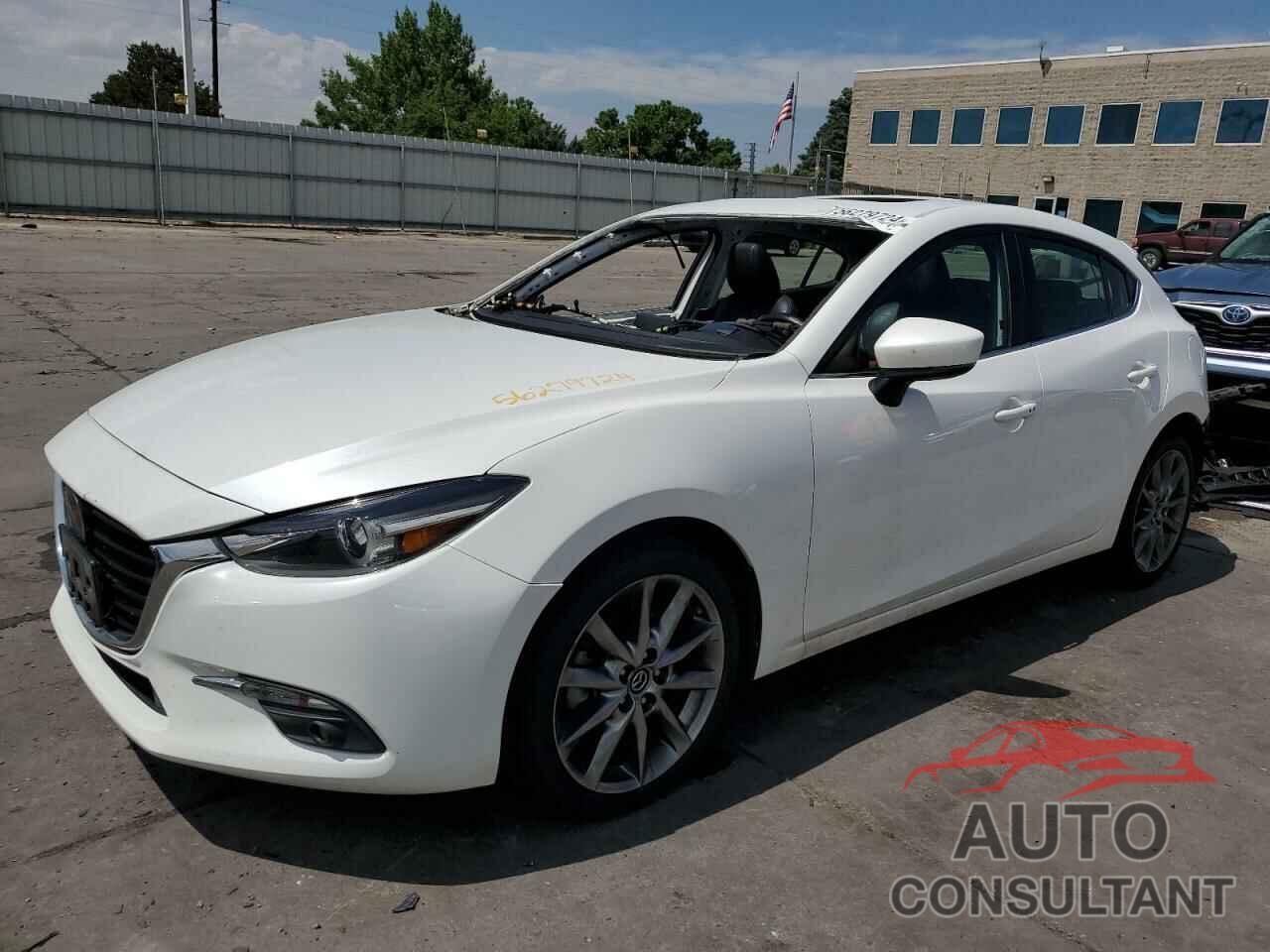 MAZDA 3 2018 - 3MZBN1M38JM220406