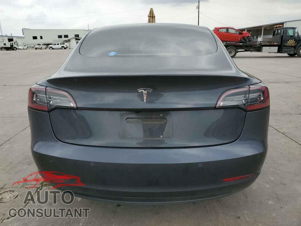 TESLA MODEL 3 2018 - 5YJ3E1EA4JF057911