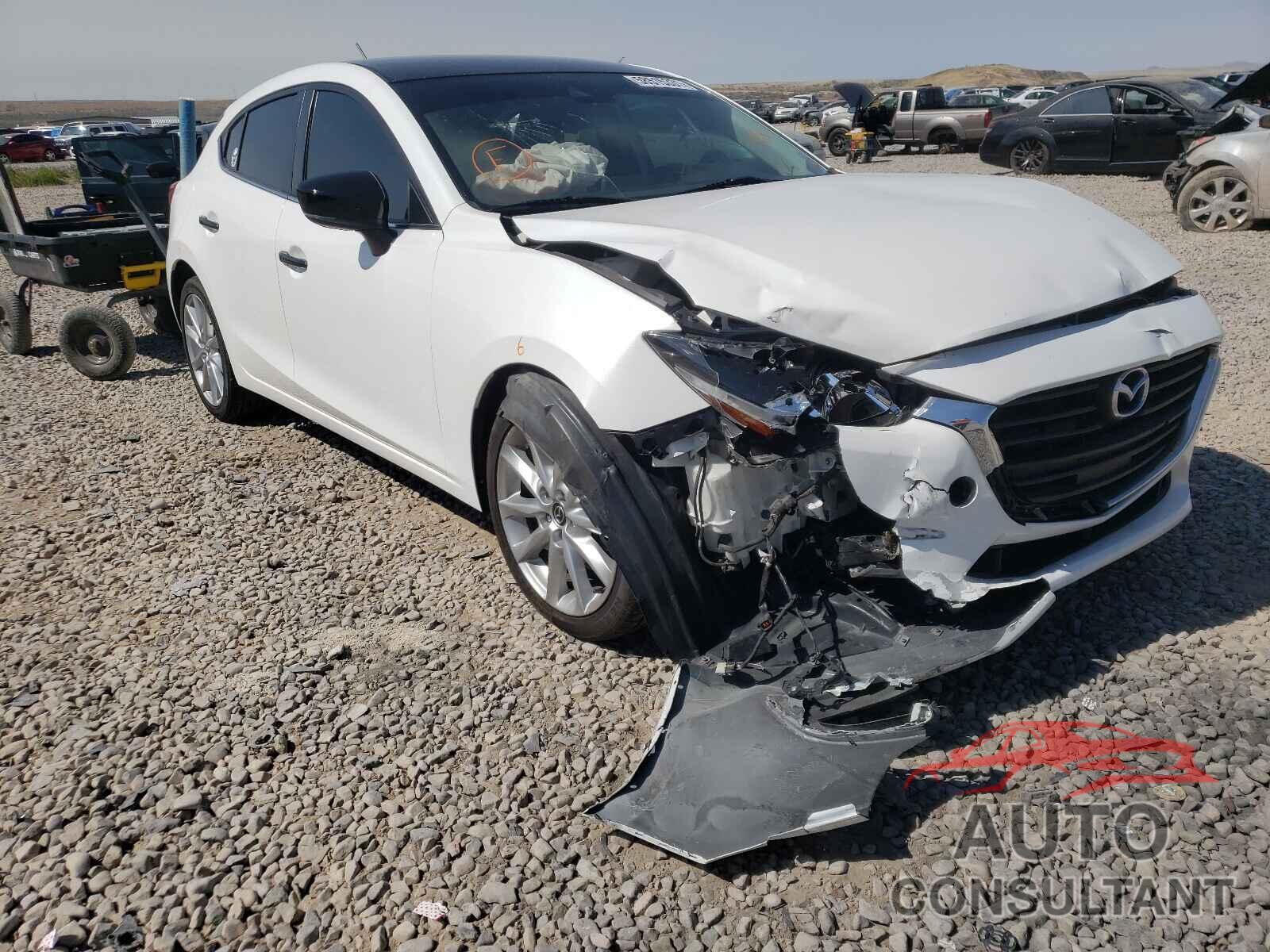 MAZDA 3 2017 - 3MZBN1L77HM113314