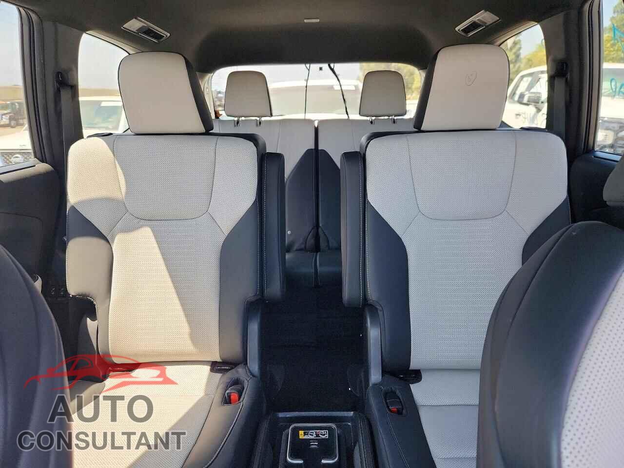 LEXUS UNKNOWN 2025 - 5TDABAB64SS007412