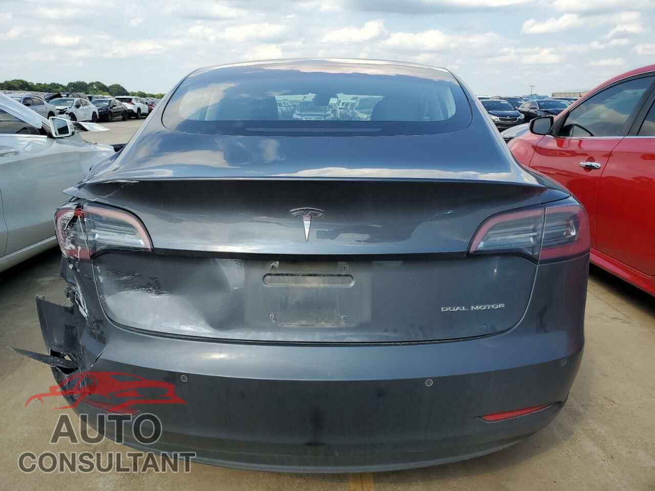 TESLA MODEL 3 2018 - 5YJ3E1EB5JF128512