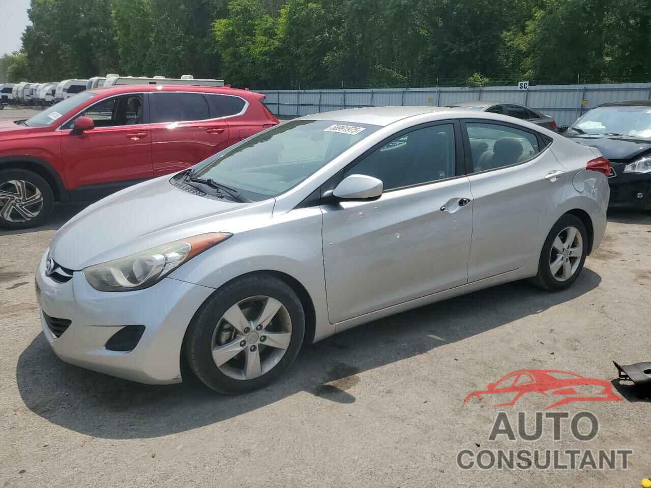 HYUNDAI ELANTRA 2013 - 5NPDH4AE4DH351854
