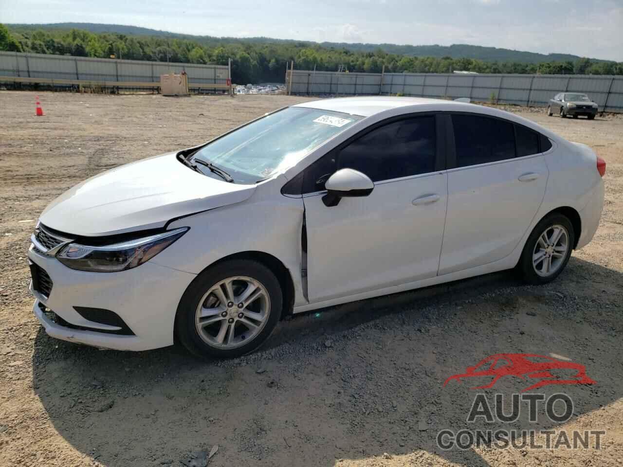 CHEVROLET CRUZE 2018 - 1G1BE5SM5J7173134