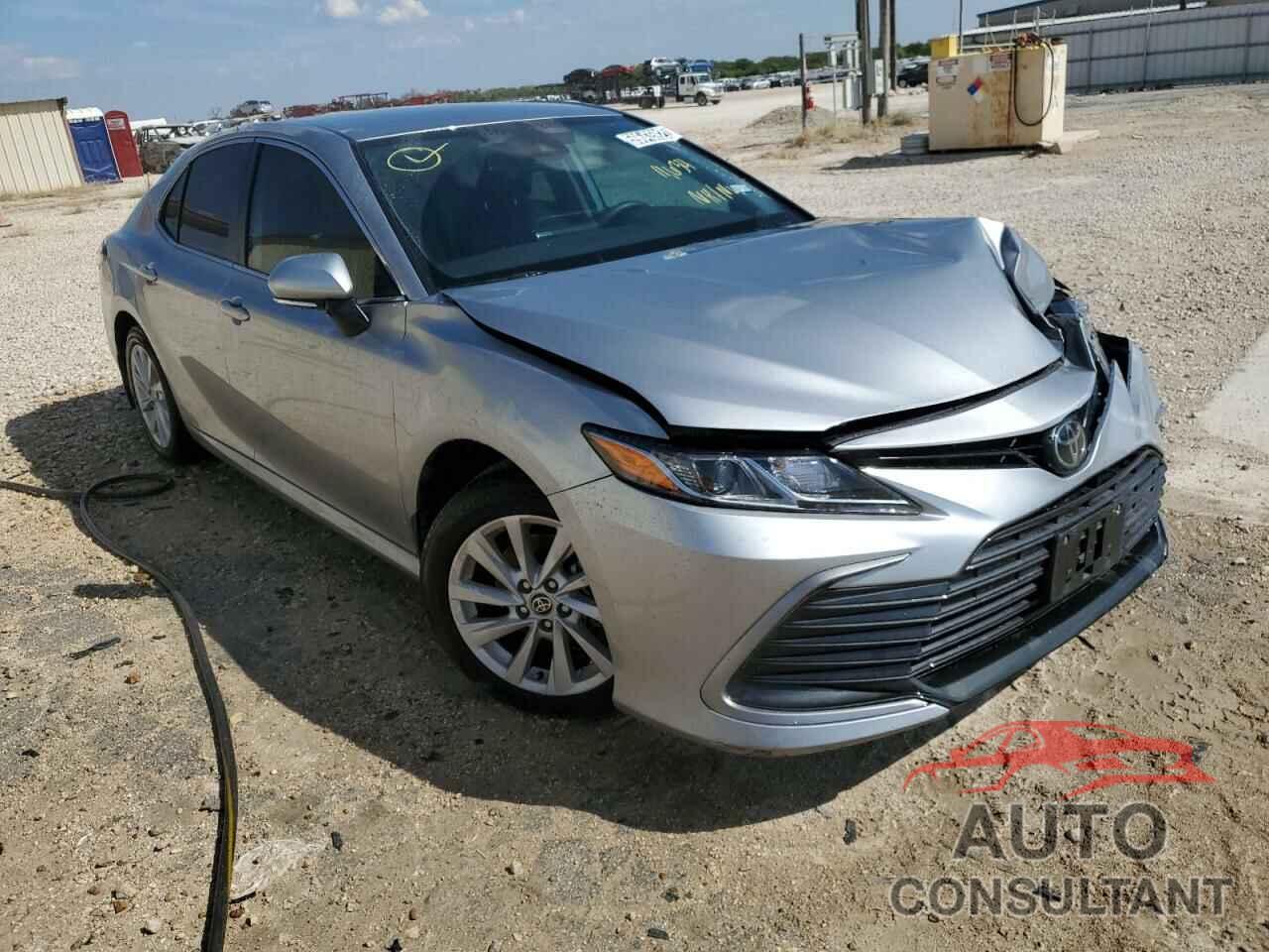 TOYOTA CAMRY 2022 - 4T1R11AK5NU676336
