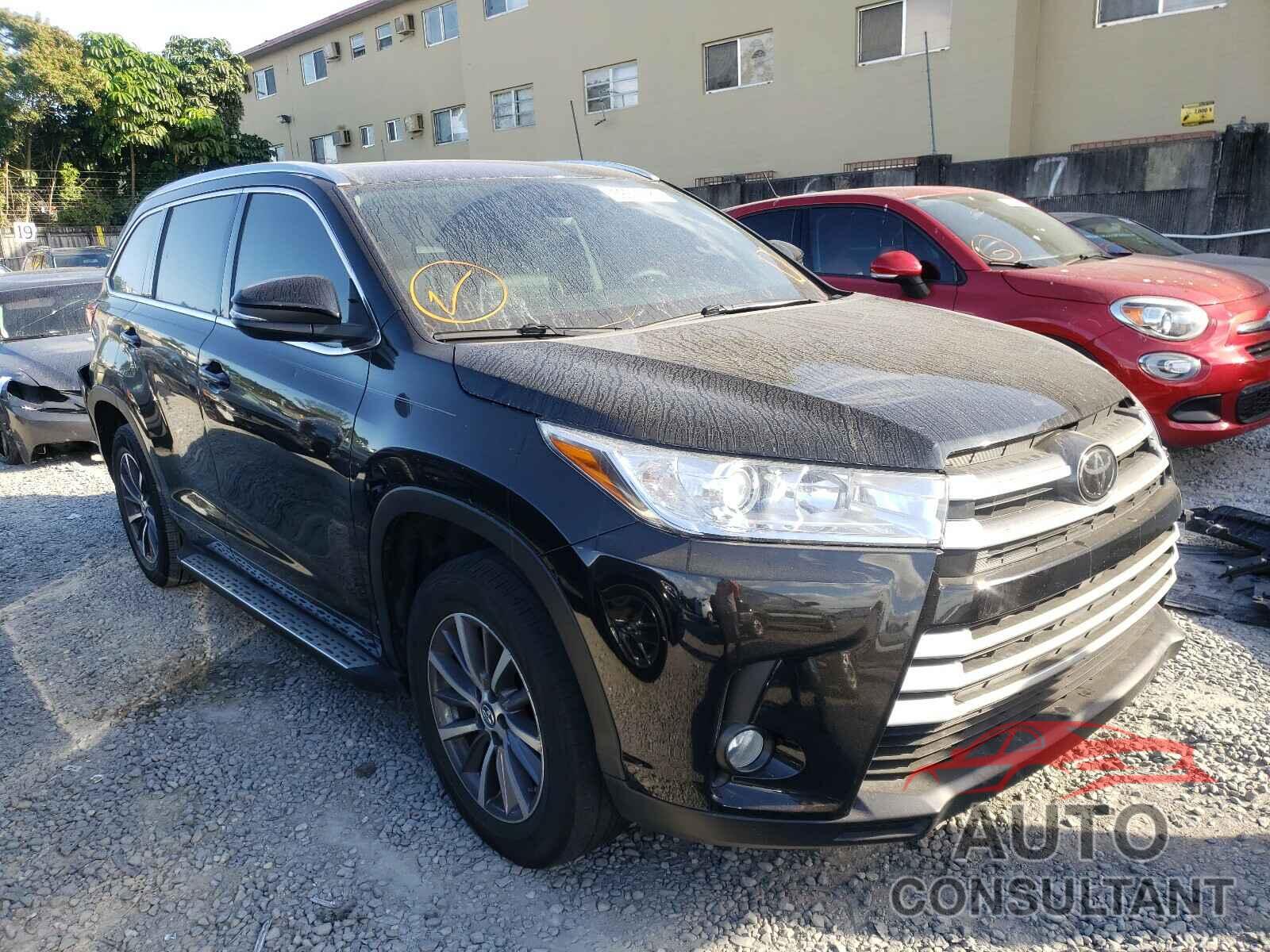 TOYOTA HIGHLANDER 2018 - 5TDKZRFH6JS533212