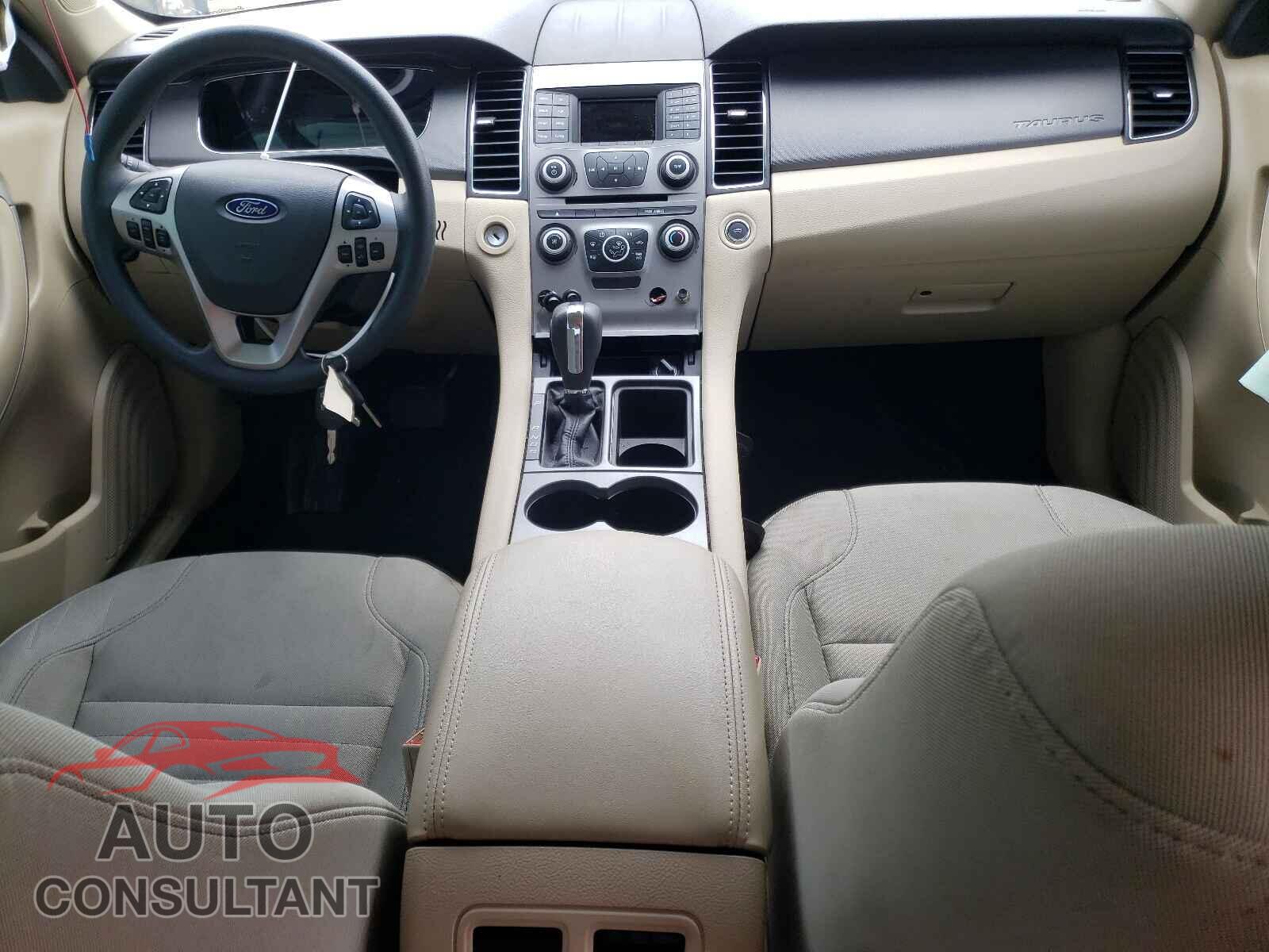 FORD TAURUS 2017 - 1FAHP2D8XHG122190