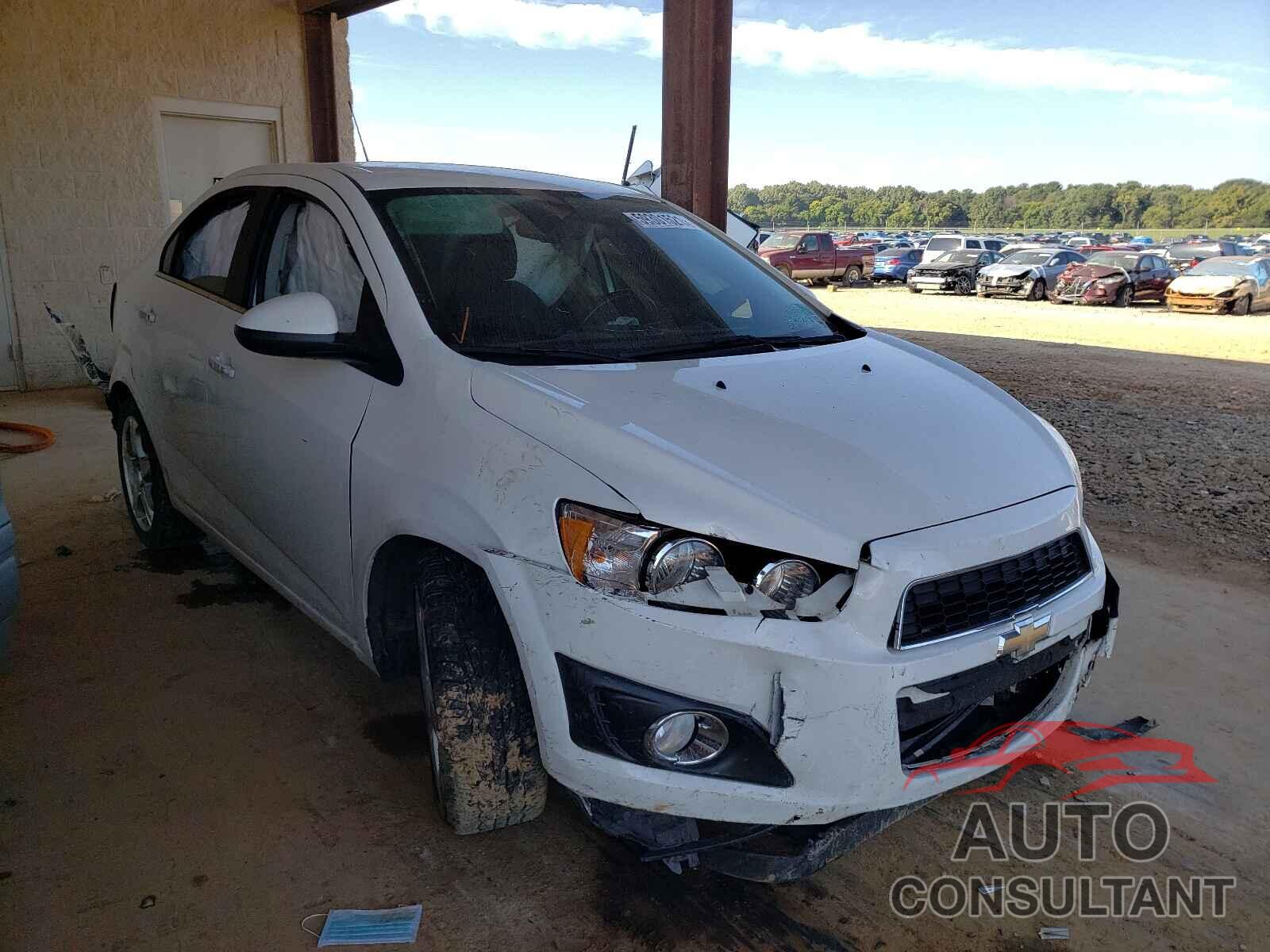 CHEVROLET SONIC 2016 - 1G1JE5SB1G4138658