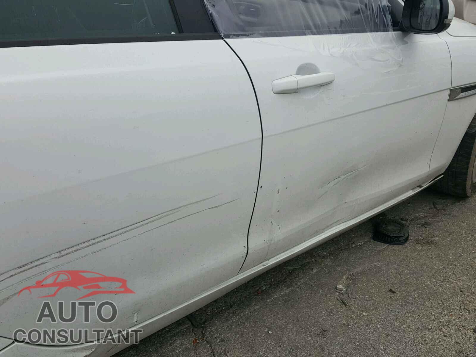 JAGUAR XE 2017 - SAJAR4BG5HA977928