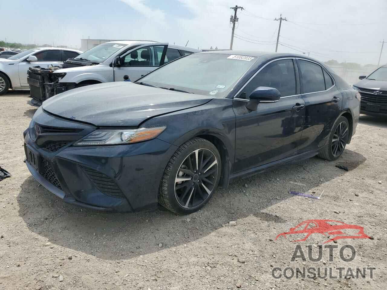 TOYOTA CAMRY 2018 - 4T1B61HK0JU640136