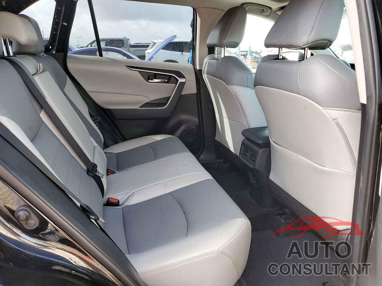 TOYOTA RAV4 2021 - 2T3C1RFV4MC117102