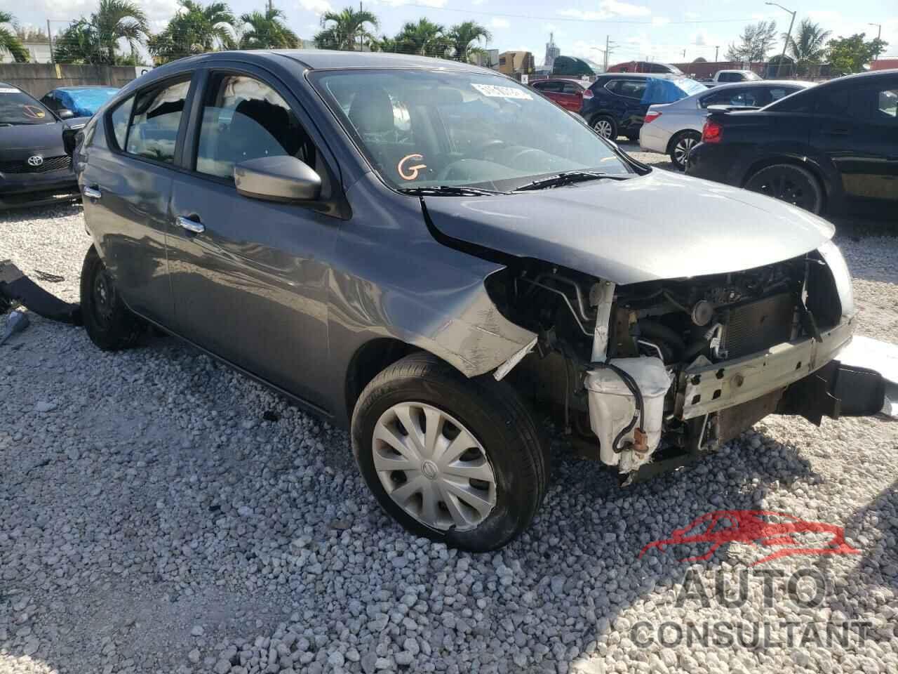 NISSAN VERSA 2018 - 3N1CN7AP1JL806021