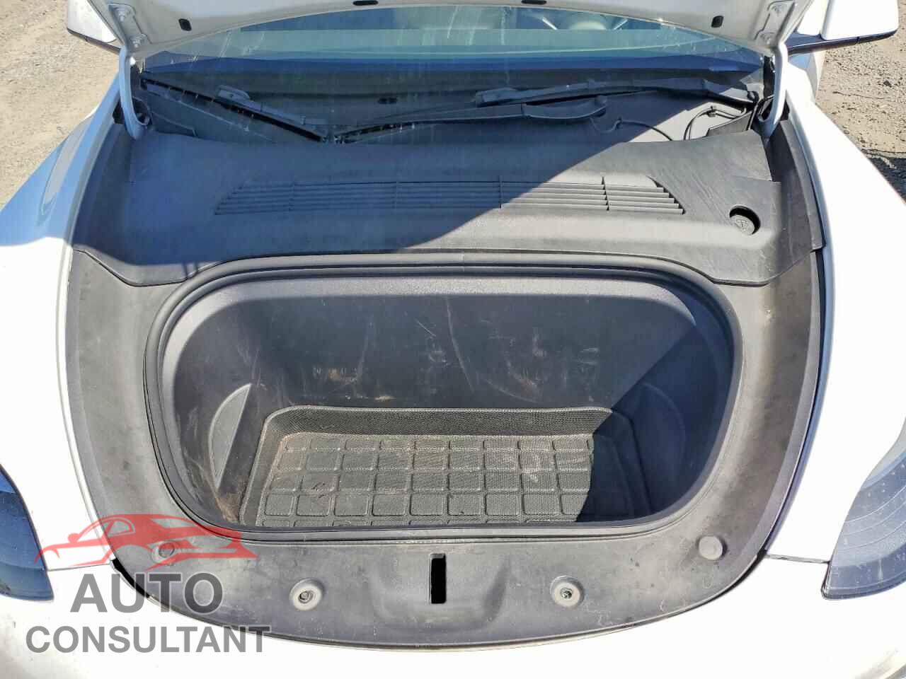 TESLA MODEL Y 2024 - 7SAYGDED3RF103674