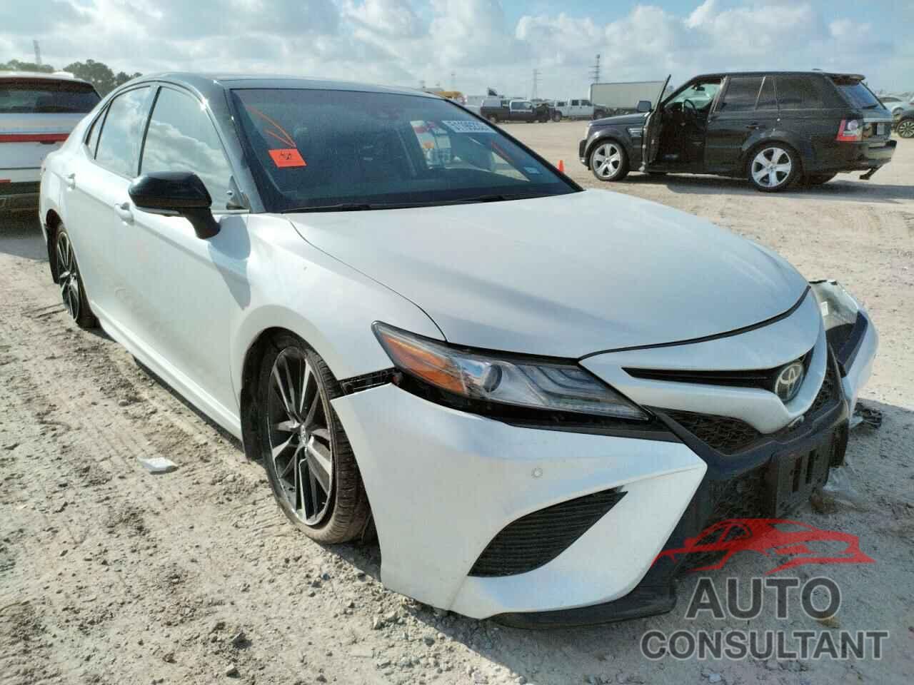 TOYOTA CAMRY 2018 - 4T1BZ1HKXJU014360