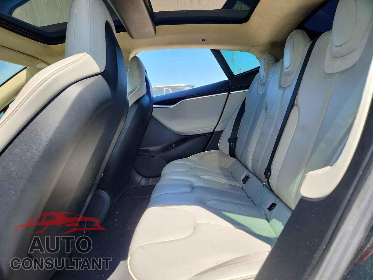 TESLA MODEL S 2013 - 5YJSA1DP6DFP14029