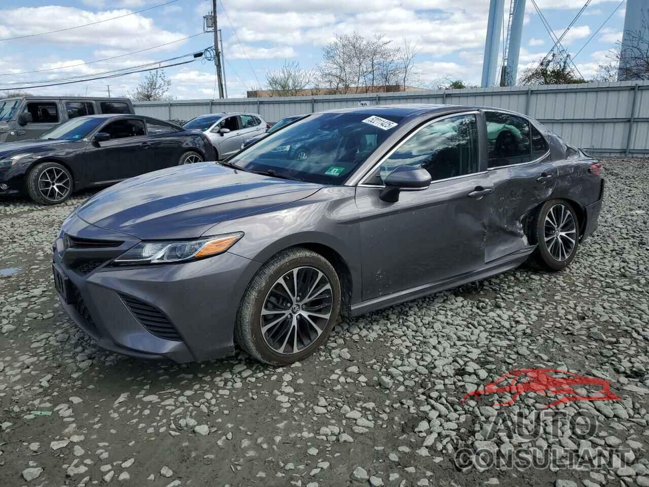 TOYOTA CAMRY 2018 - 4T1B11HK4JU130631