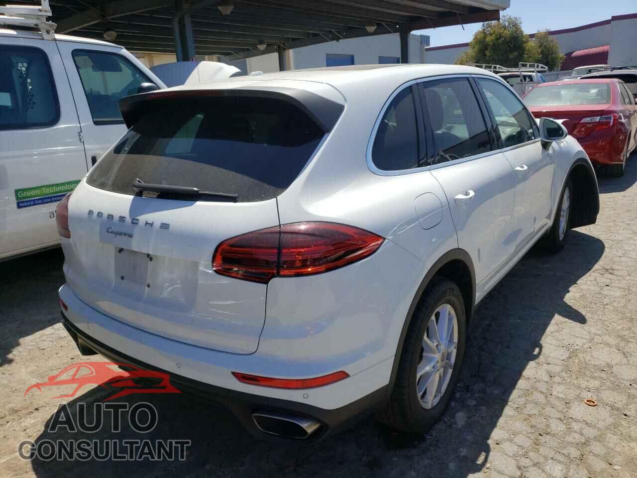 PORSCHE CAYENNE 2018 - WP1AA2A29JKA07532