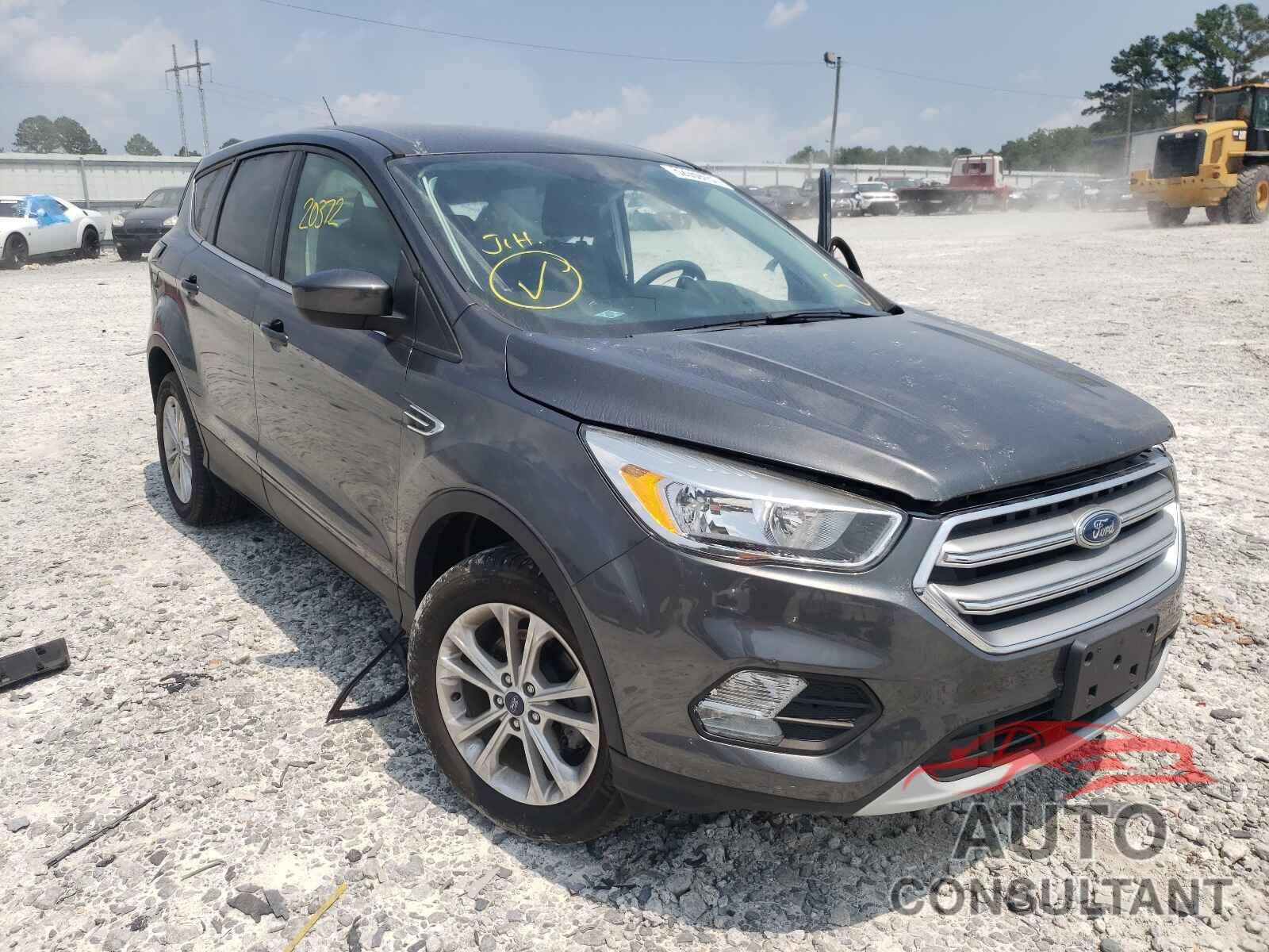 FORD ESCAPE 2017 - 1FMCU0GD5HUC63191