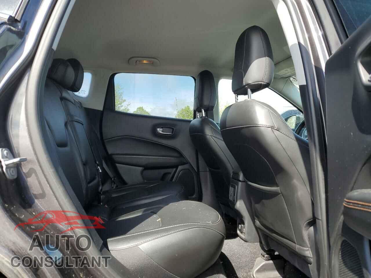 JEEP COMPASS 2019 - 3C4NJDCB2KT595947