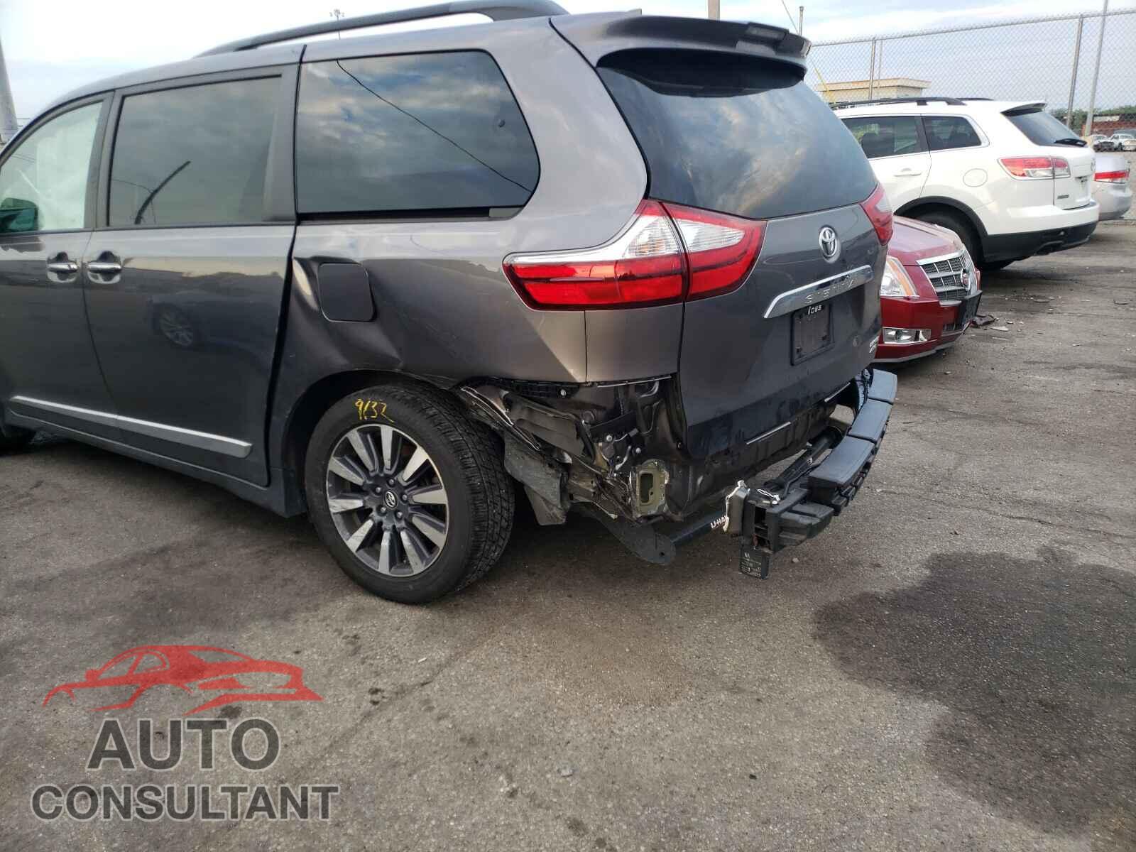 TOYOTA SIENNA 2018 - 5TDDZ3DC2JS205055