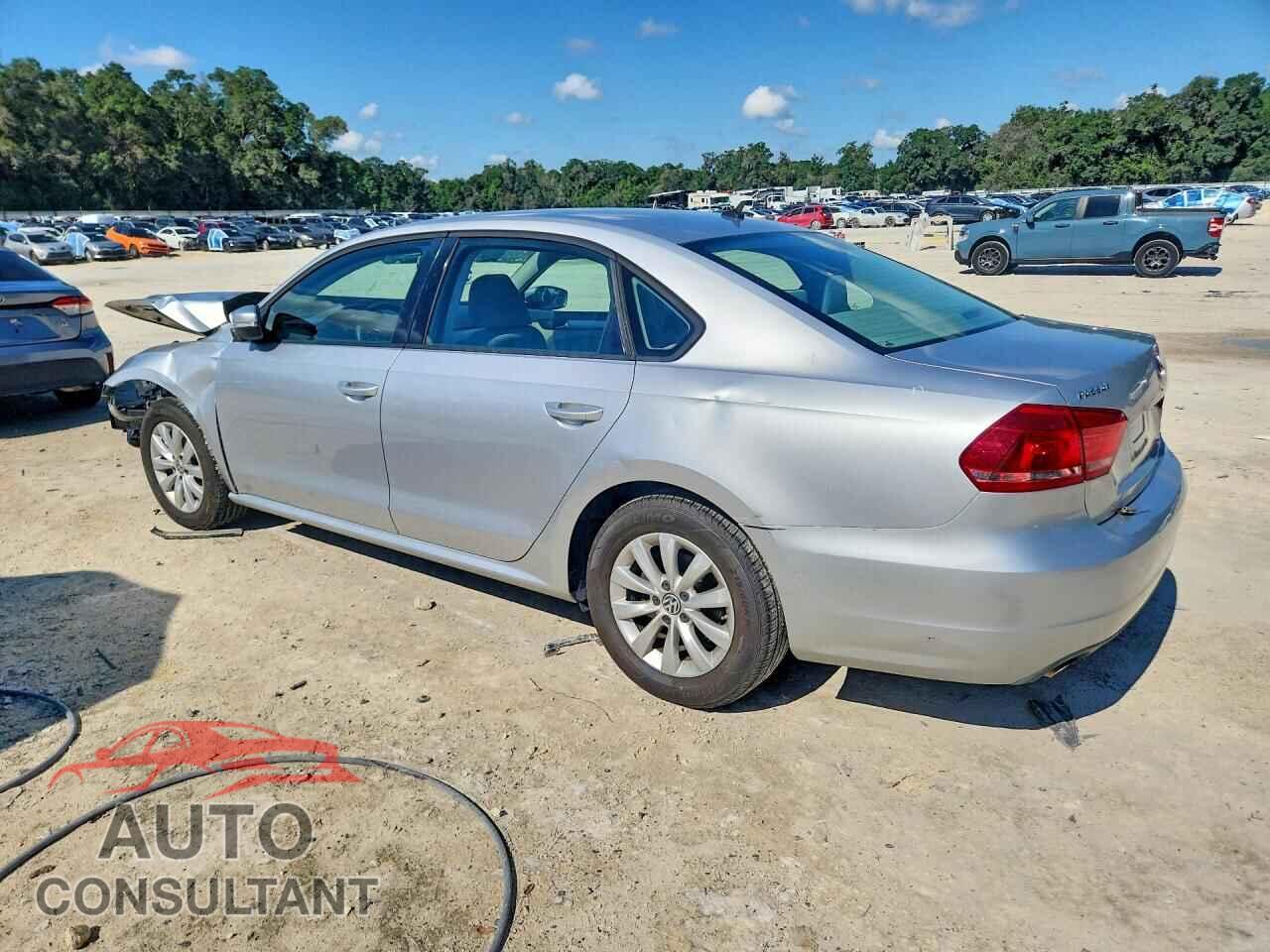 VOLKSWAGEN PASSAT 2013 - 1VWAH7A3XDC043129