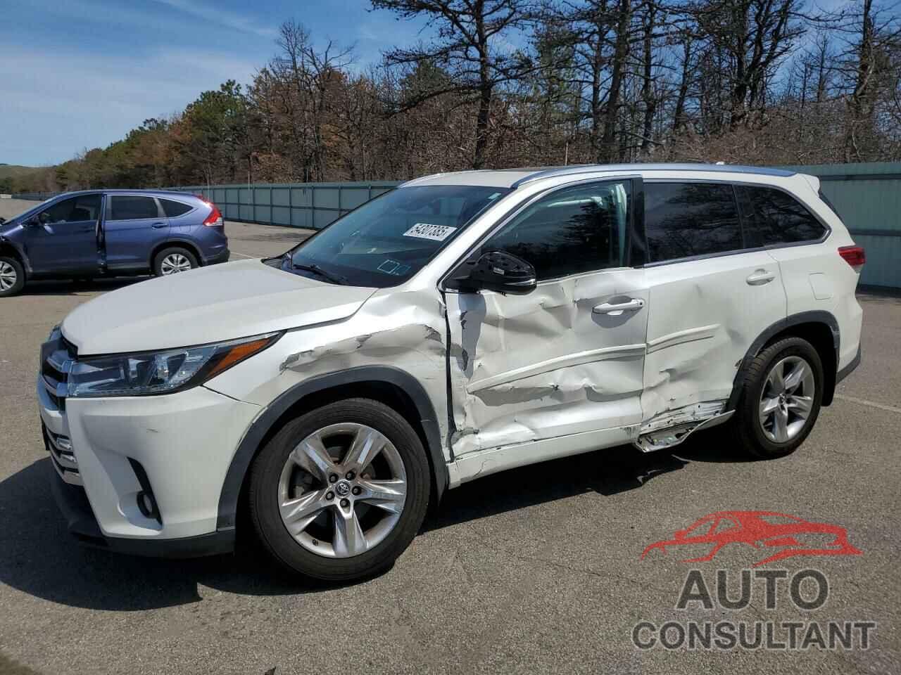 TOYOTA HIGHLANDER 2018 - 5TDDZRFH3JS858036
