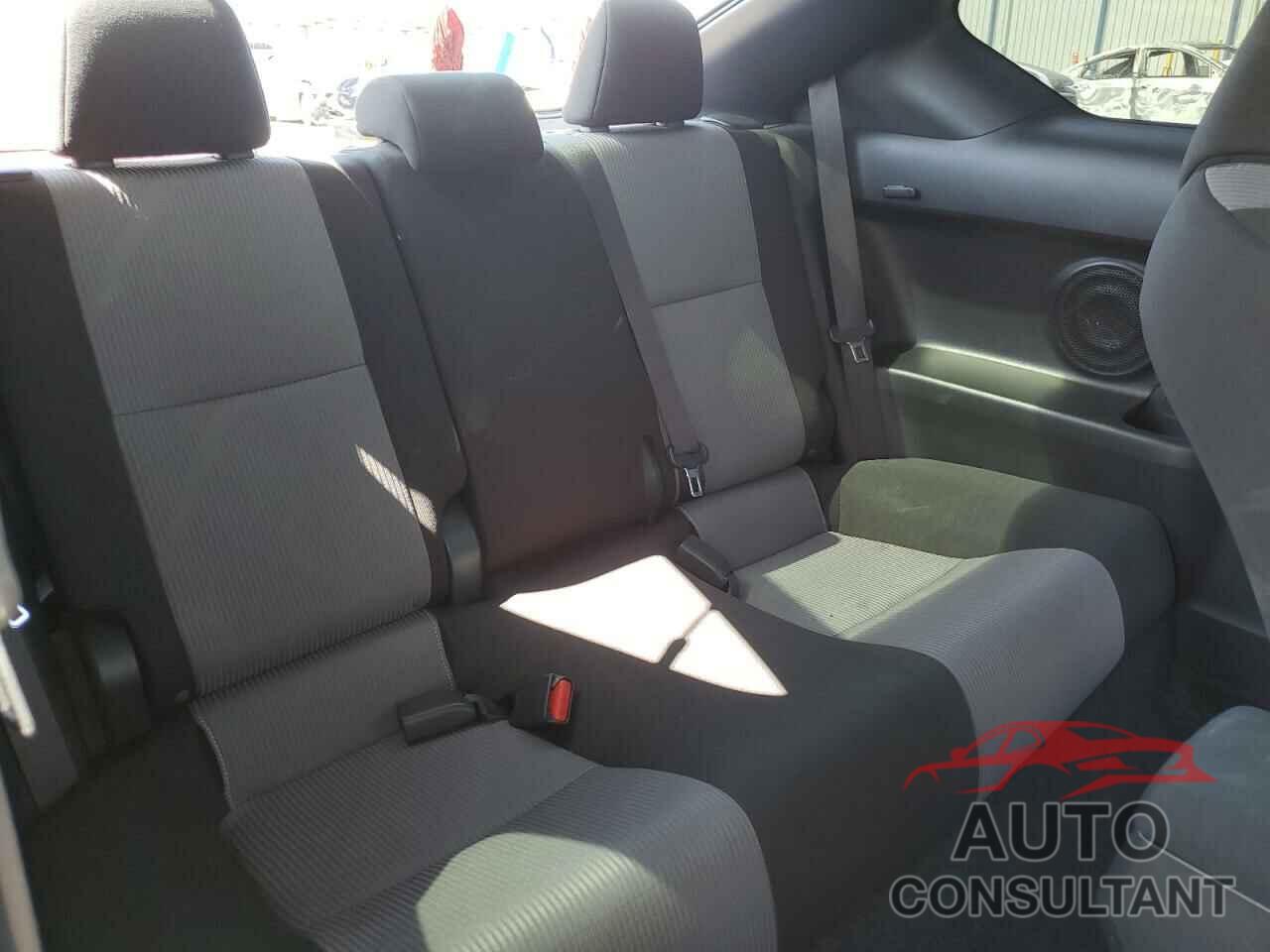 TOYOTA SCION 2015 - JTKJF5C70FJ004456
