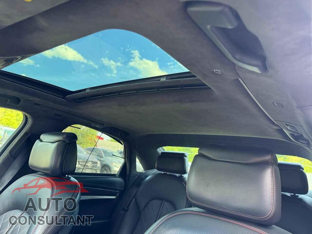 AUDI S8 2017 - WUAJ5AFD5HN901064