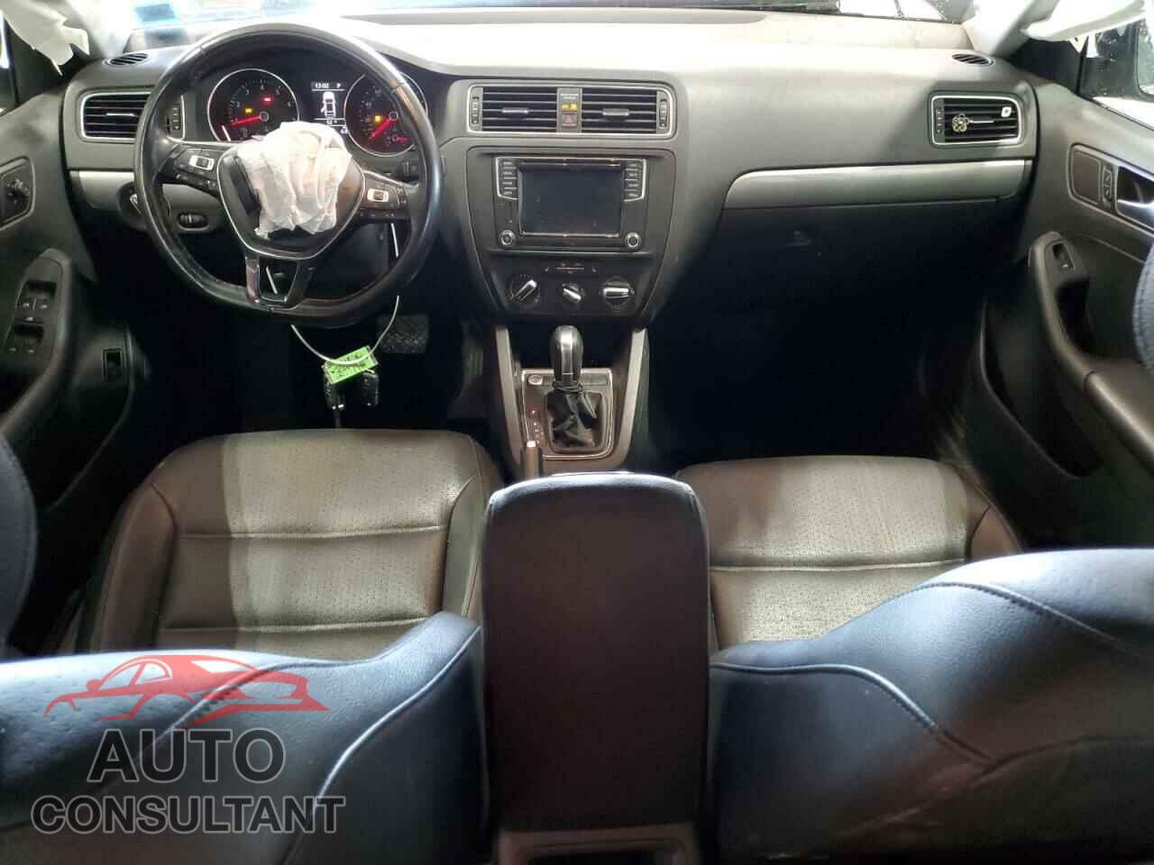 VOLKSWAGEN JETTA 2017 - 3VWDB7AJ4HM414495