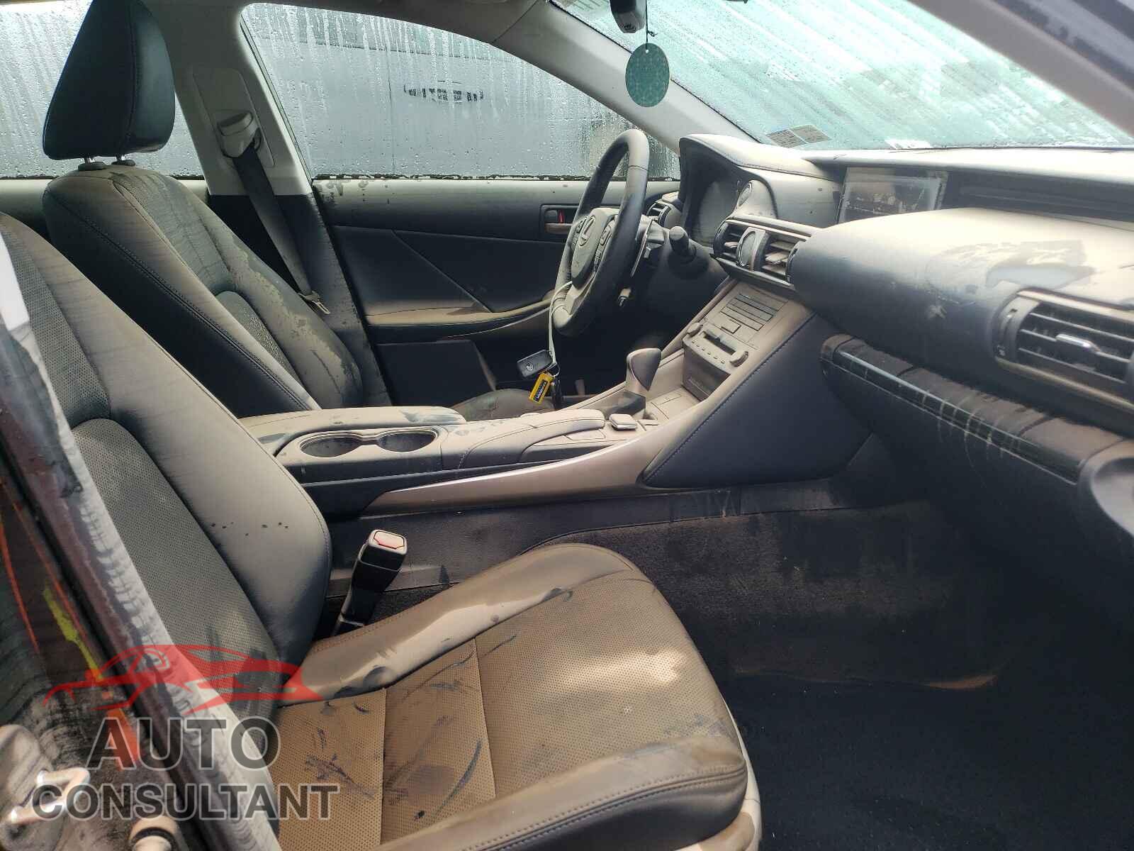 LEXUS IS 2017 - JTHCM1D24H5016119