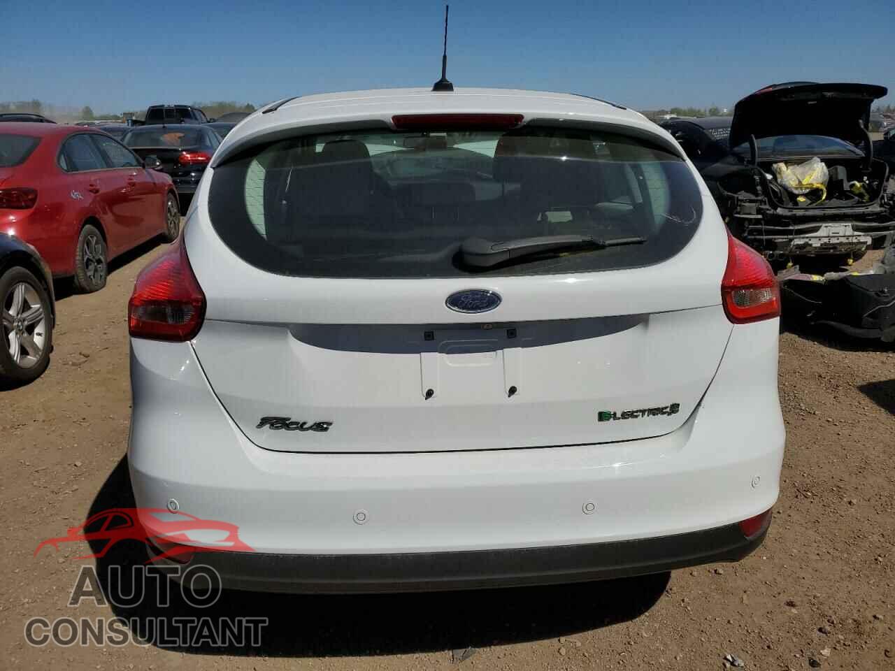 FORD FOCUS 2017 - 1FADP3R41HL224558