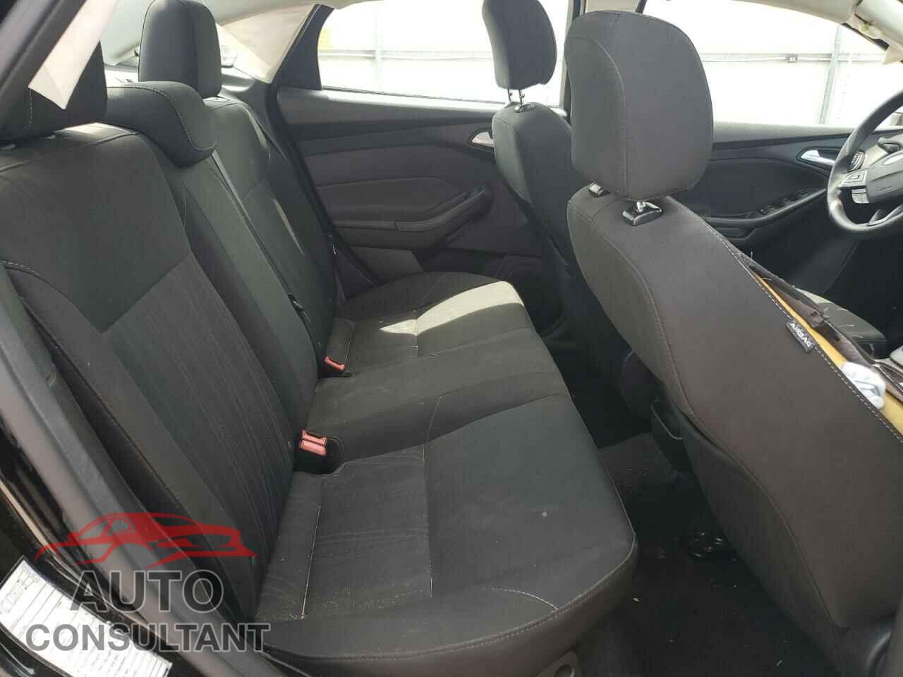 FORD FOCUS 2017 - 1FADP3H21HL272142