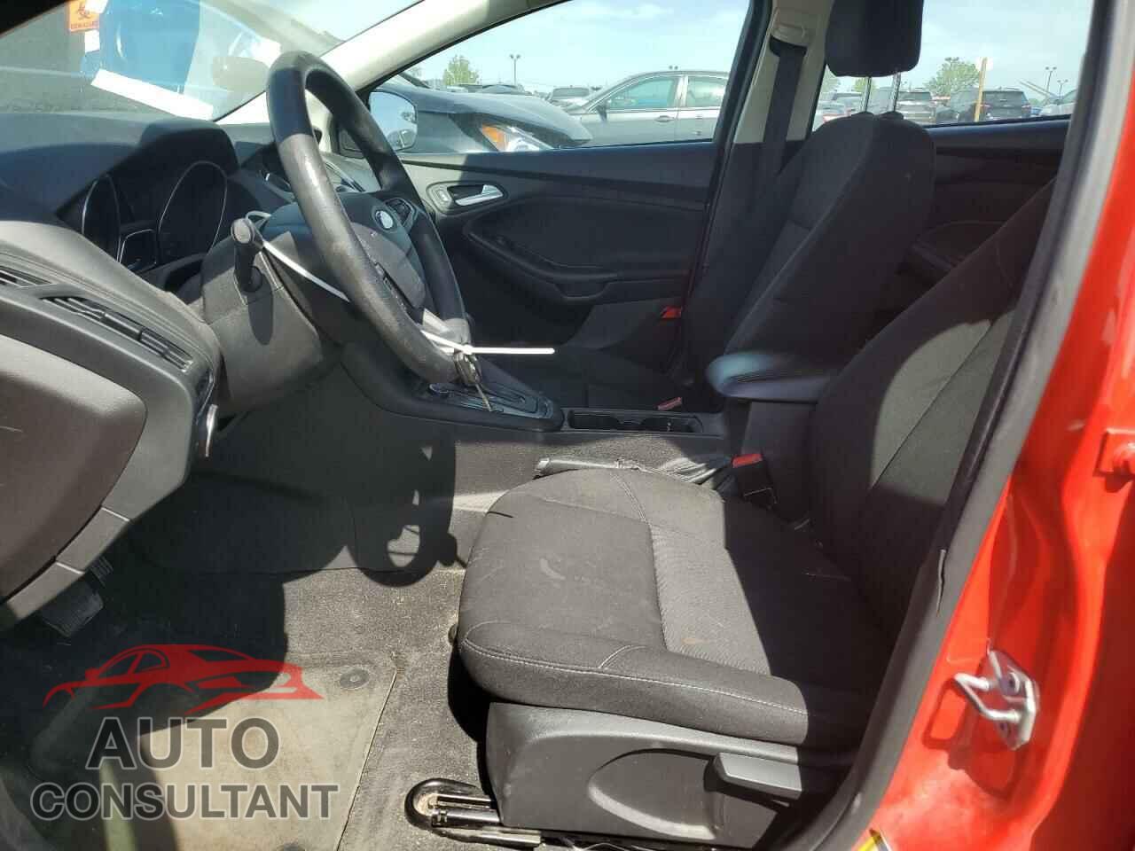 FORD FOCUS 2017 - 1FADP3F28HL325681