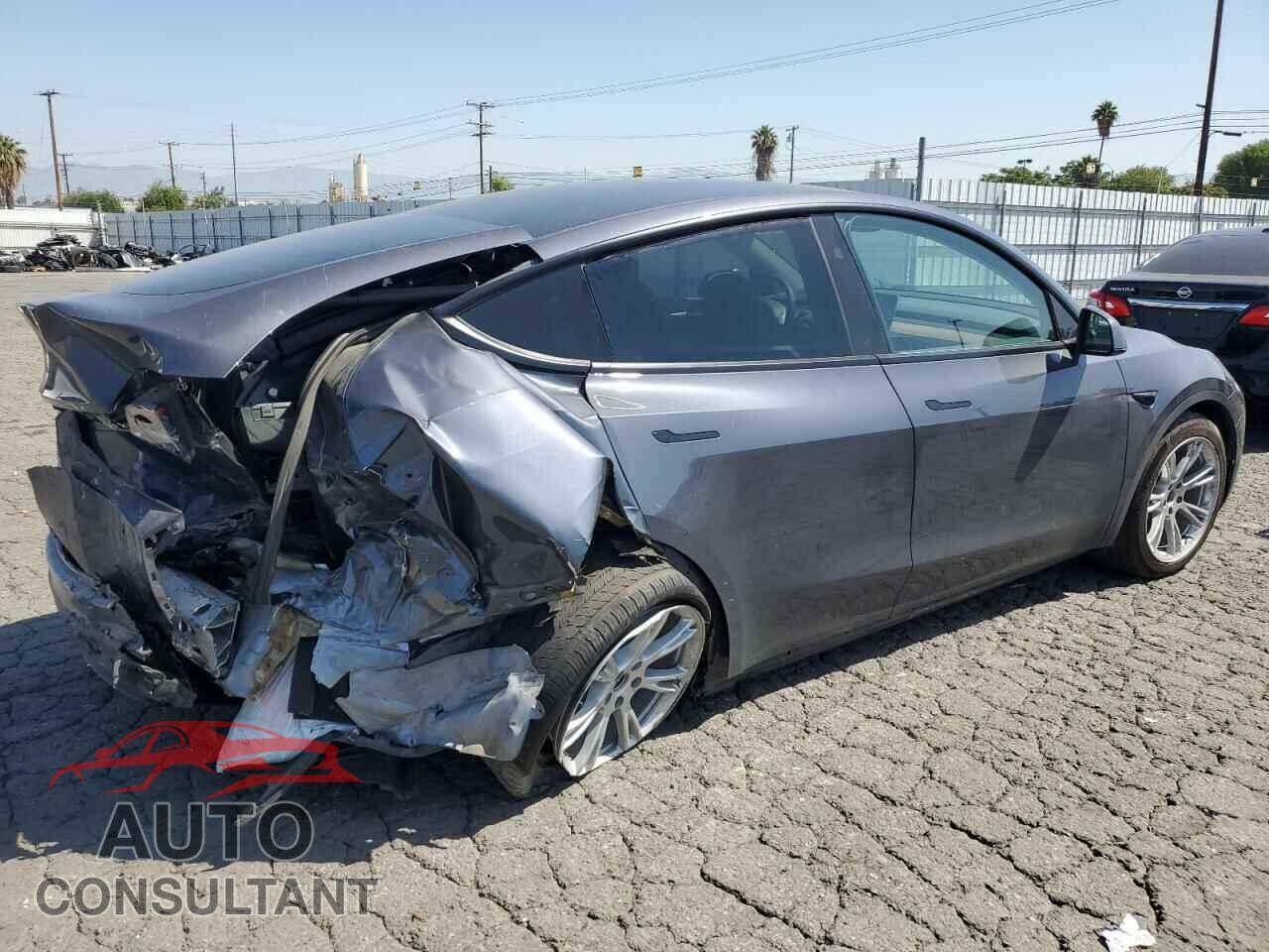 TESLA MODEL Y 2023 - 7SAYGDED0PF978739