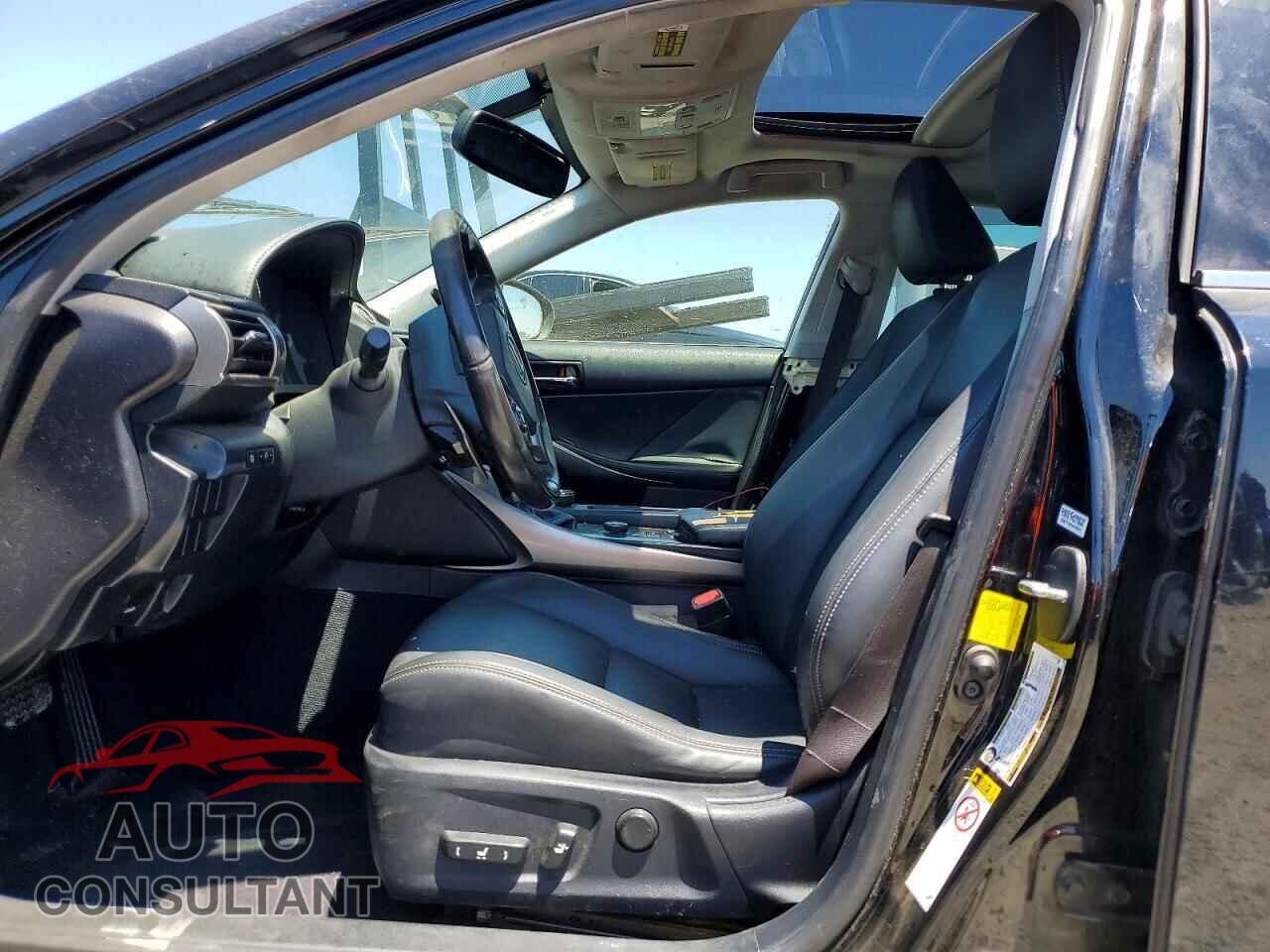 LEXUS IS 2014 - JTHBF1D20E5017902