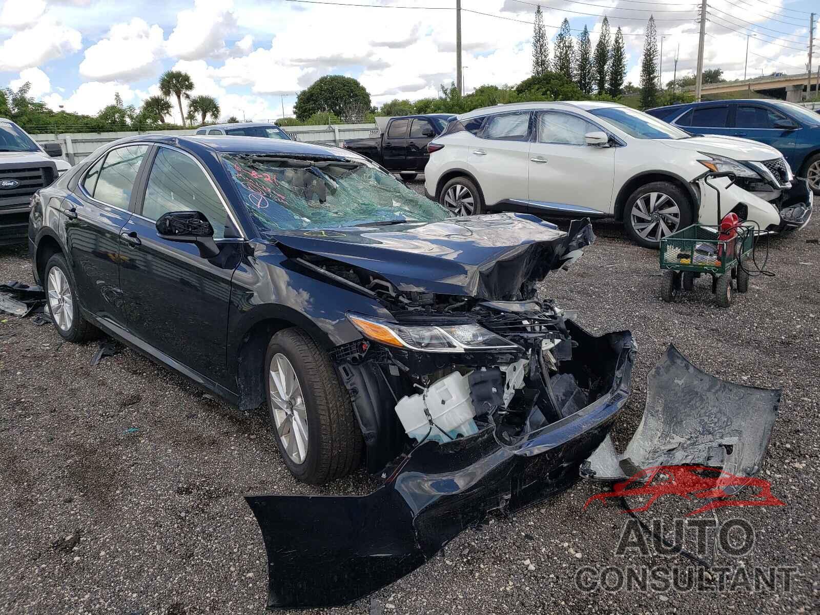 TOYOTA CAMRY 2021 - 4T1C11AK1MU443820