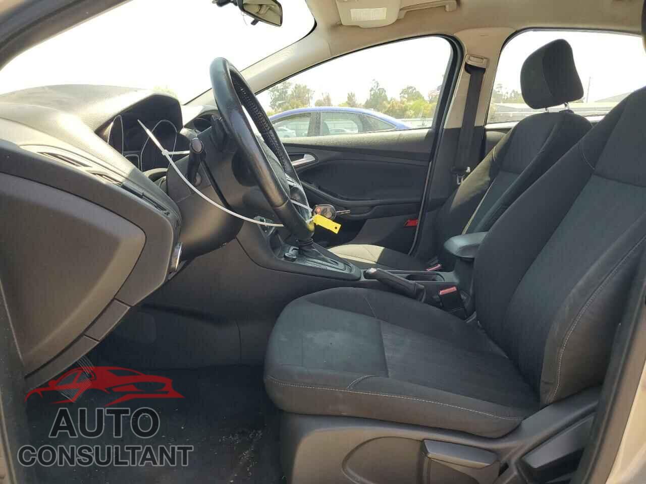 FORD FOCUS 2015 - 1FADP3F29FL281543