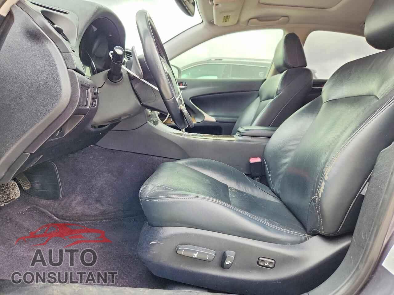 LEXUS IS 2012 - JTHBF5C21C5157401