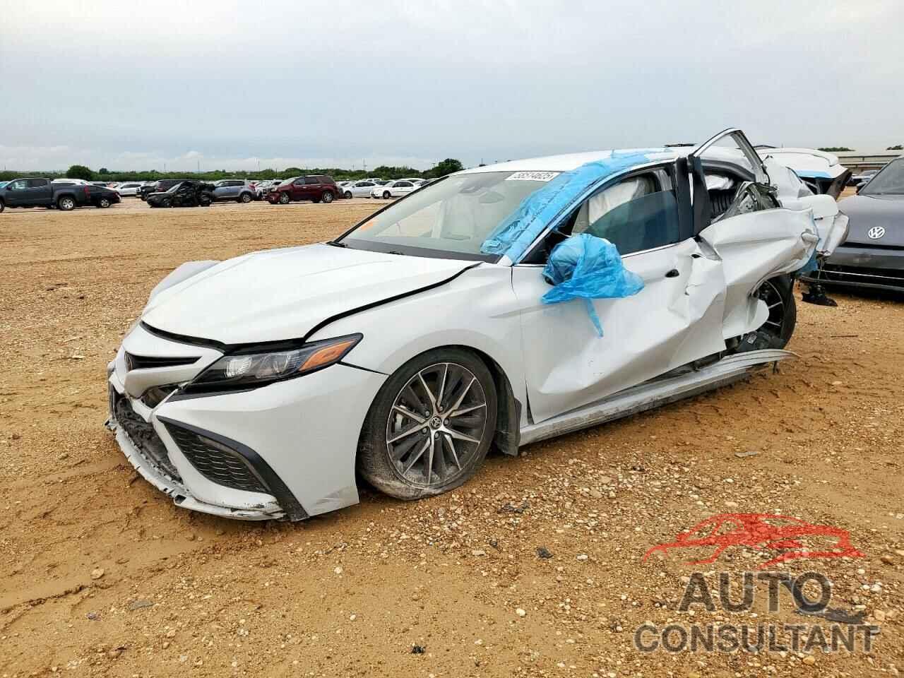 TOYOTA CAMRY 2024 - 4T1G11AK2RU214507