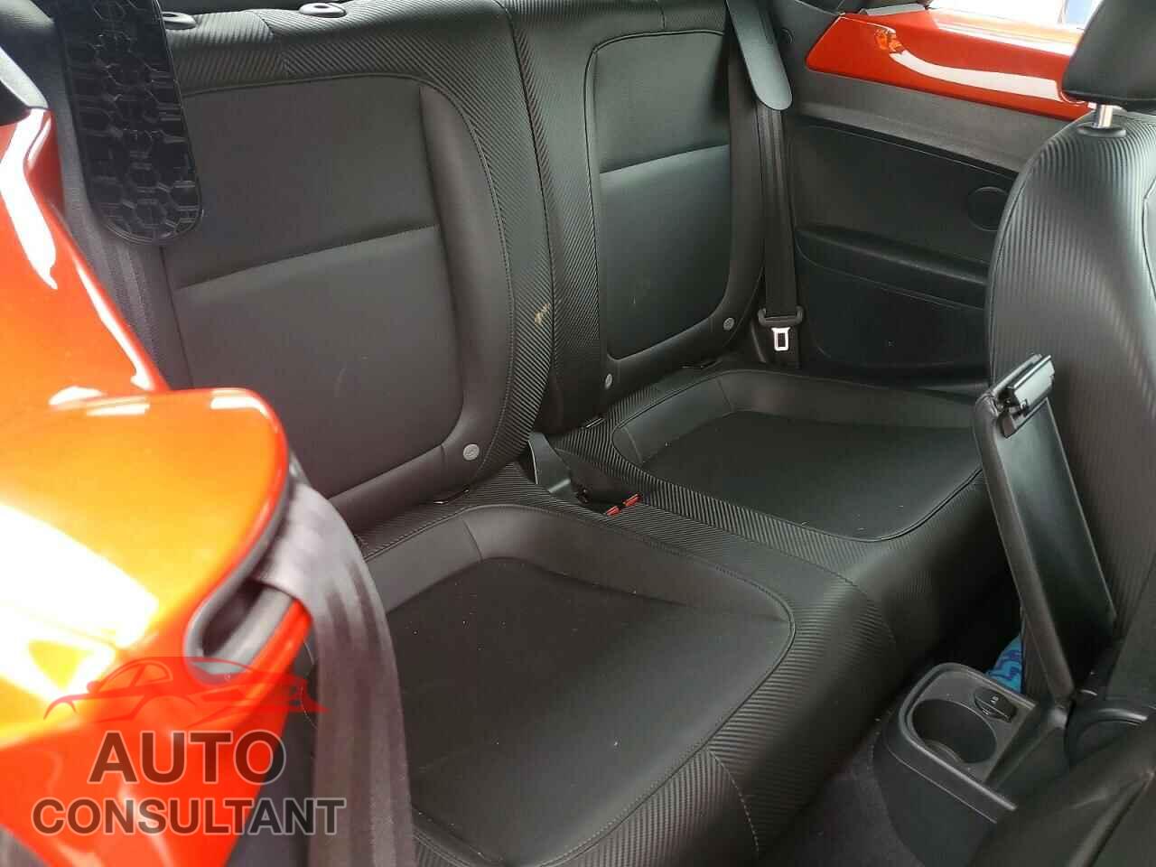VOLKSWAGEN BEETLE 2017 - 3VW517AT2HM823149