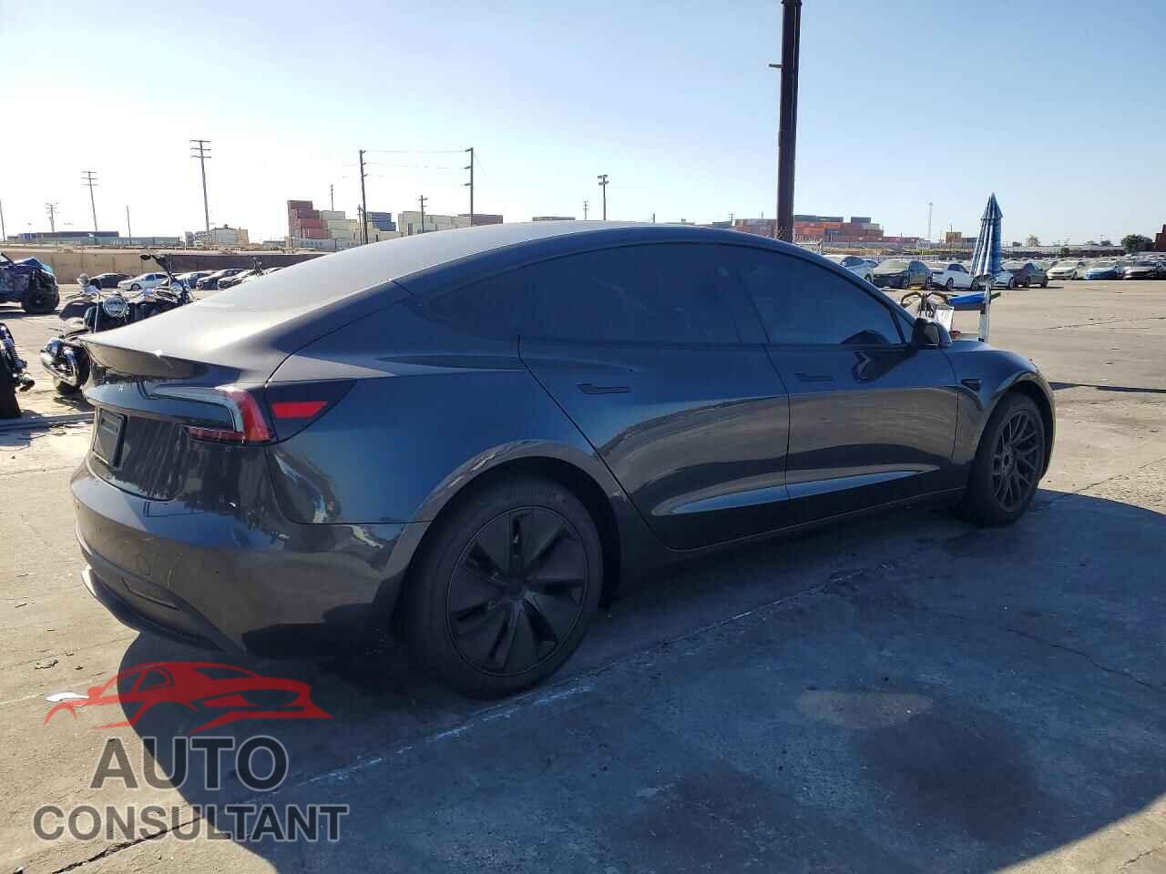 TESLA MODEL 3 2024 - 5YJ3E1EA9RF743096