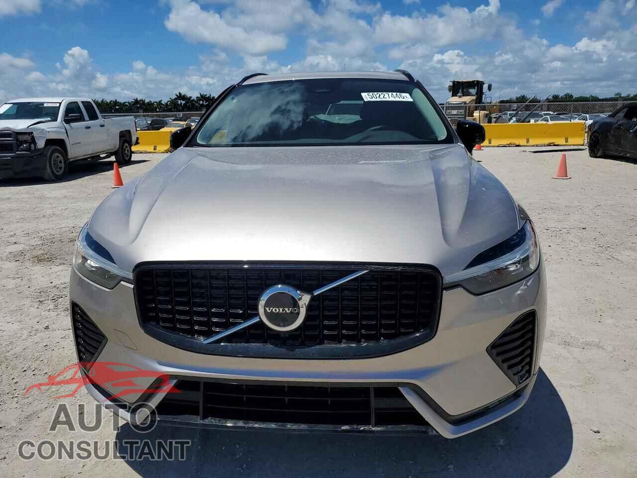 VOLVO XC60 2024 - YV4L12RL0R1933551