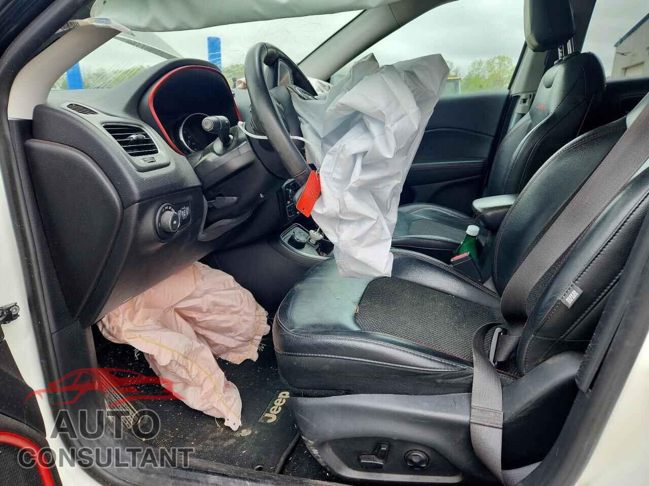 JEEP COMPASS 2019 - 3C4NJDDB9KT597774