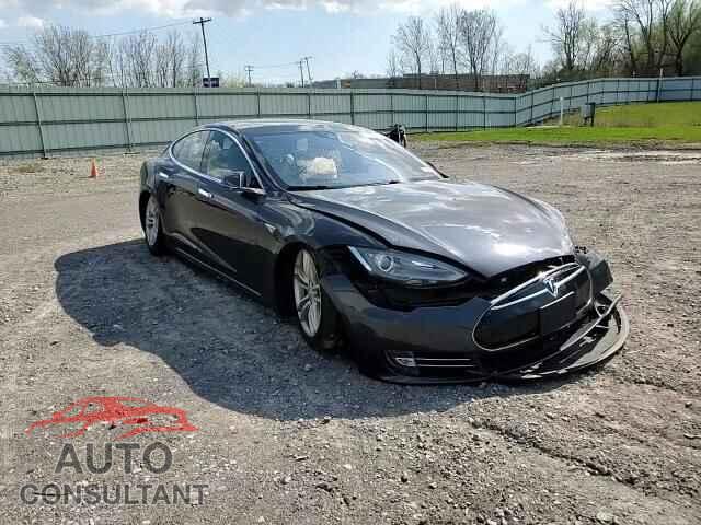 TESLA MODEL S 2015 - 5YJSA1E24FF118424