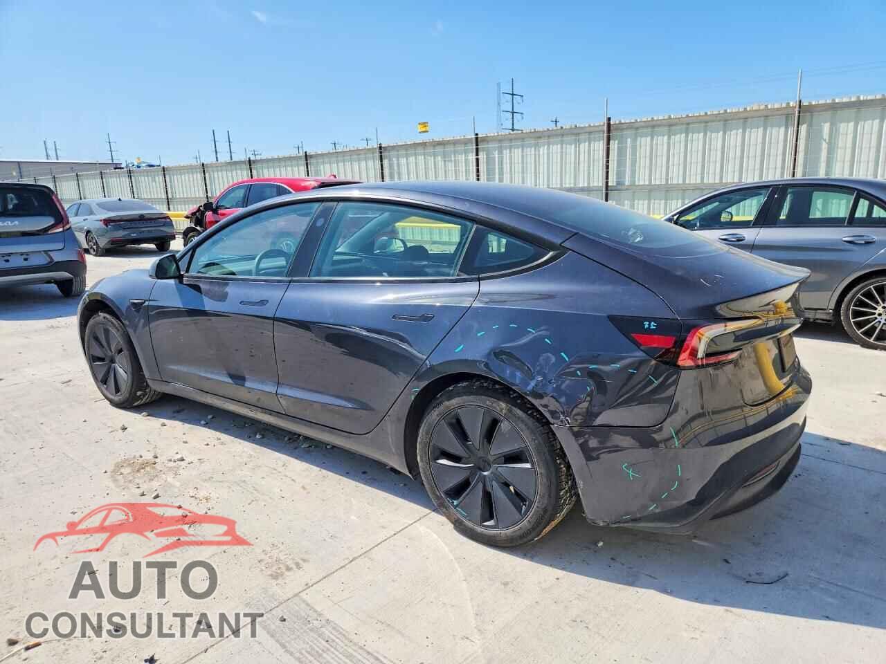 TESLA MODEL 3 2025 - 5YJ3E1EA2SF971186
