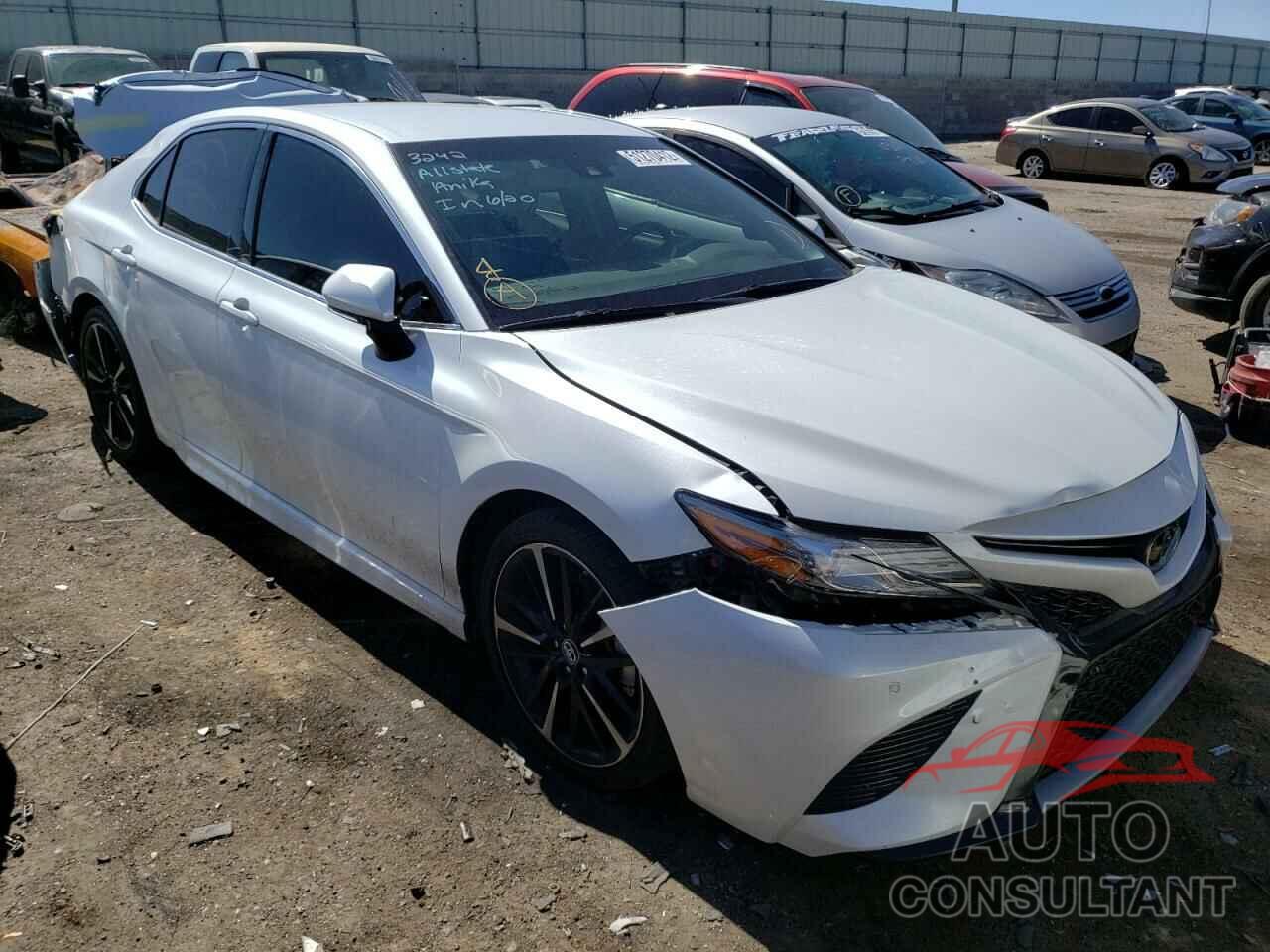 TOYOTA CAMRY 2018 - 4T1B61HK4JU075339
