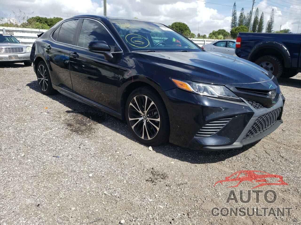 TOYOTA CAMRY 2018 - 4T1B11HK9JU641932