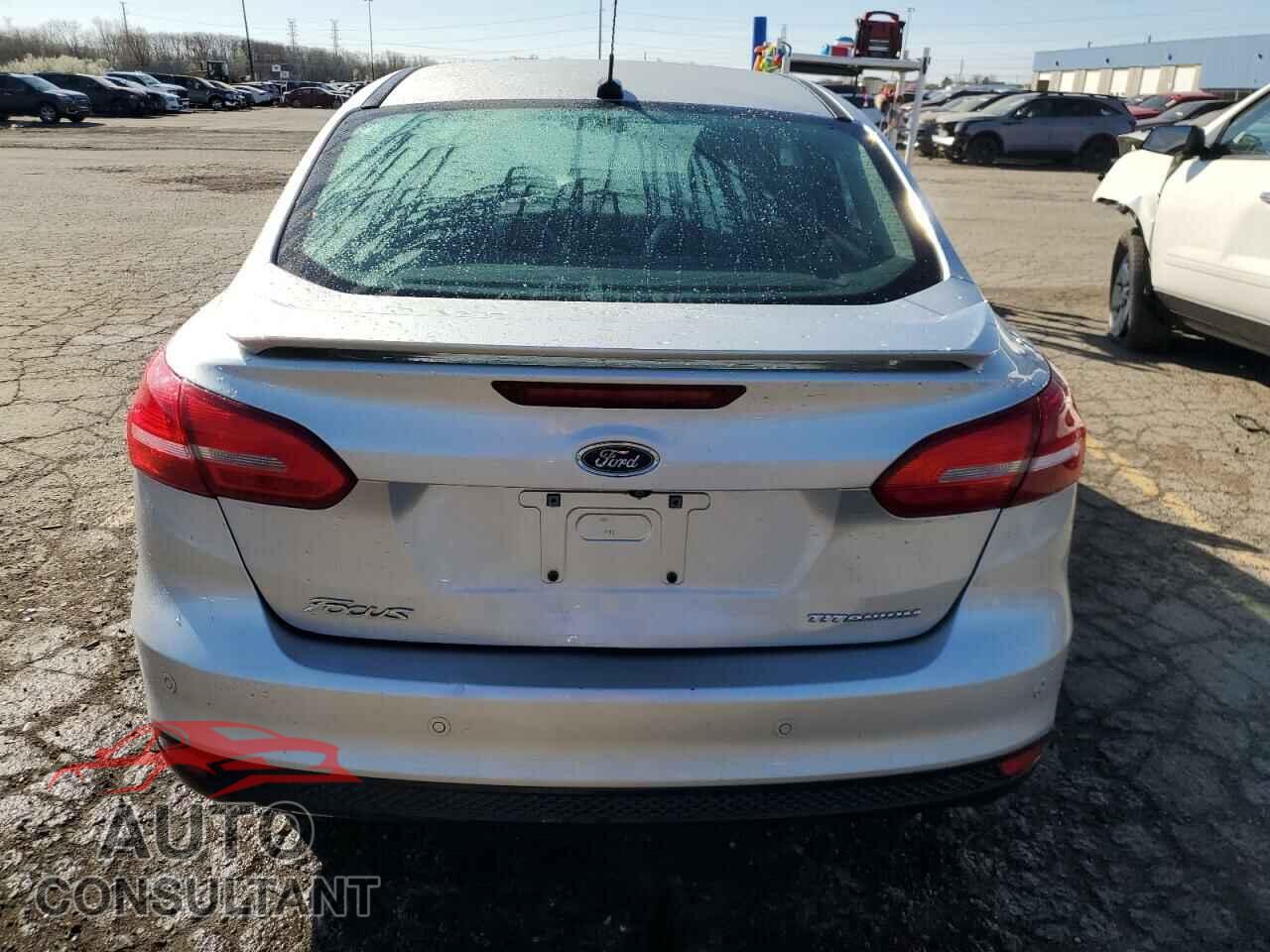 FORD FOCUS 2017 - 1FADP3J28HL257485