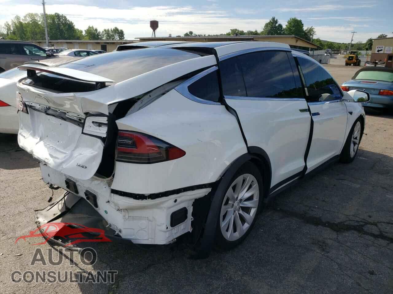 TESLA MODEL X 2017 - 5YJXCBE24HF052496
