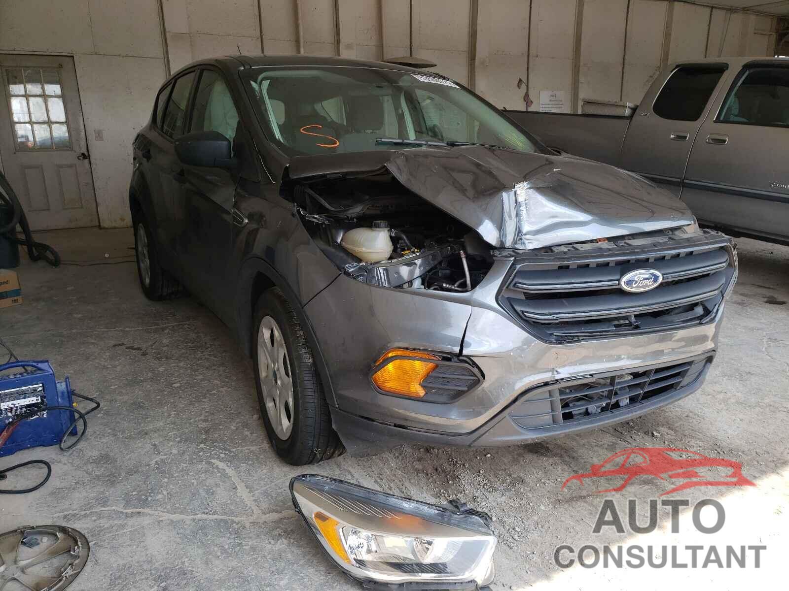 FORD ESCAPE 2017 - 1FMCU0F71HUA88014